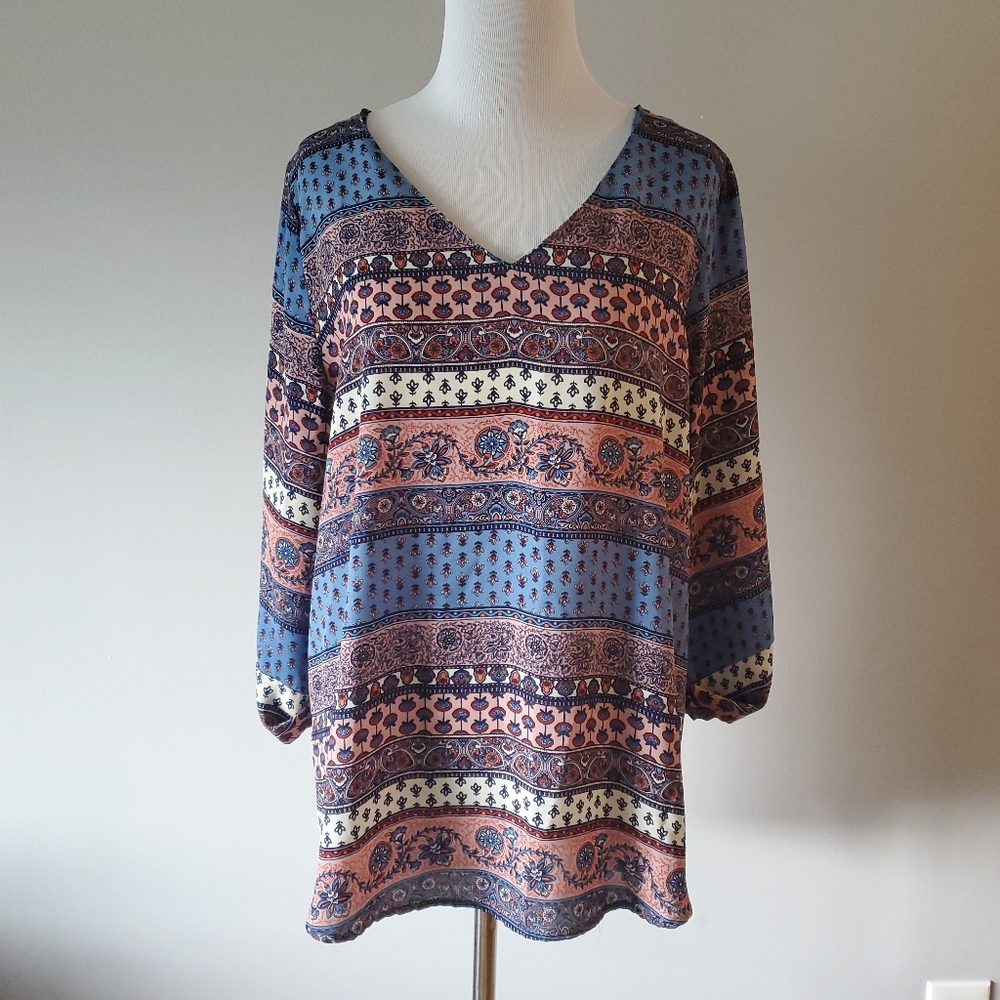 Renee C. 3/4 sleeve print top blue sz large